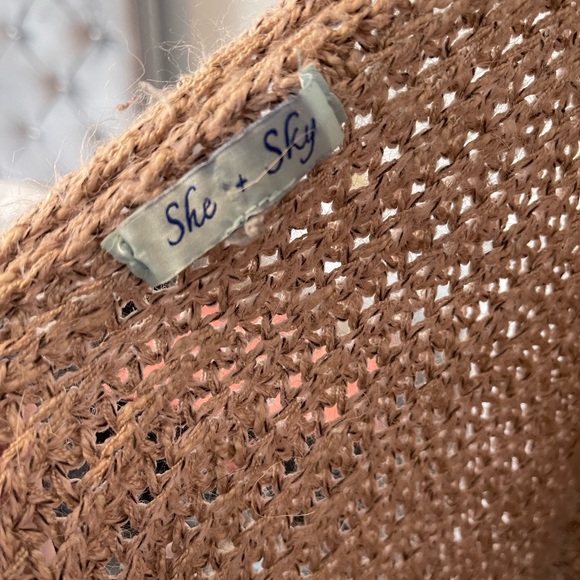 Fall sweater with open back - Picture 5 of 5